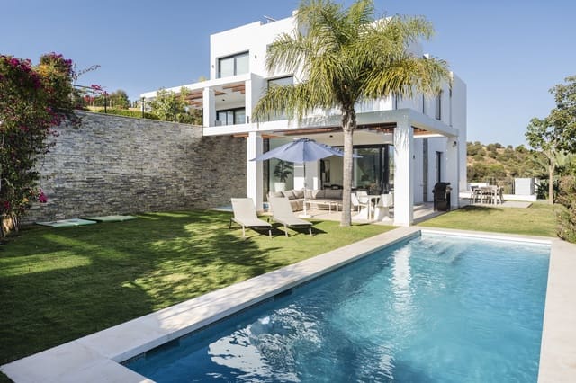 Pareado de 5 habitaciones en Marbella en venta con piscina garaje - 1.495.000 € (Ref: 9616417)