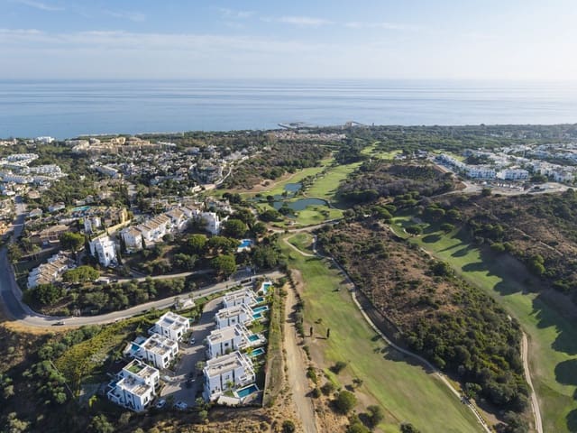 Pareado de 5 habitaciones en Marbella en venta con piscina garaje - 1.495.000 € (Ref: 9616417)
