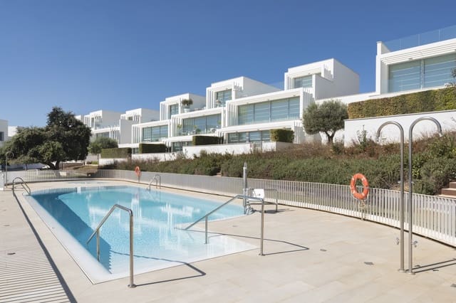 5 soveværelse Villa til salg i Sotogrande, San Roque med swimmingpool garage - € 1.495.000 (Ref: 9616420)