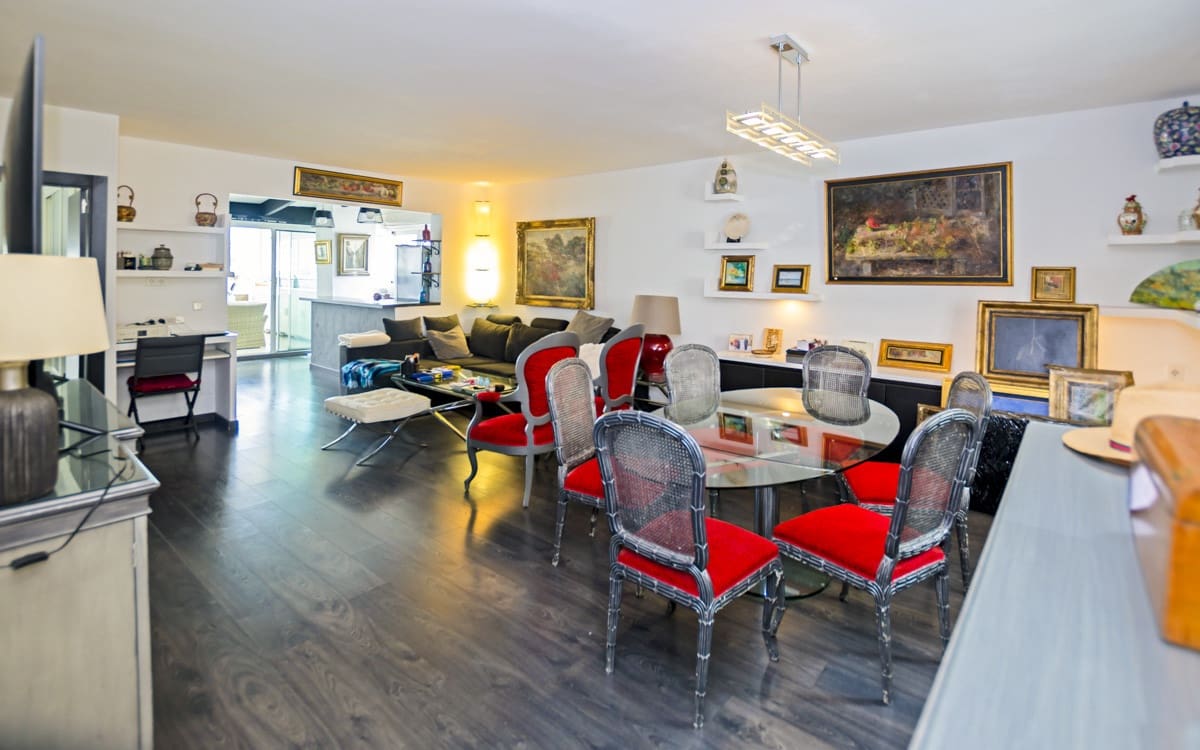 3 chambre Penthouse à vendre à Marbella avec piscine - 1 197 000 € (Ref: 9616421)