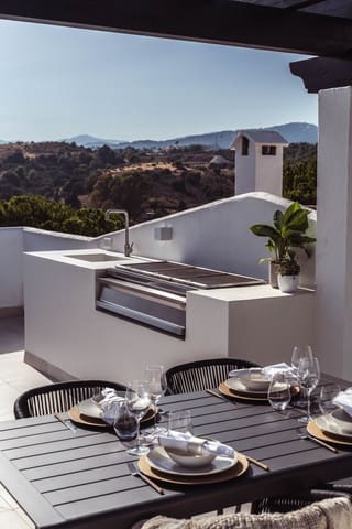 3 bedroom Penthouse for sale in Marbella with garage - € 1,095,000 (Ref: 9616422)