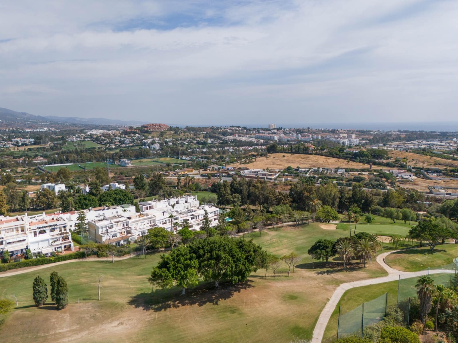 2 sovrum Semi-fristående Villa till salu i Benahavis med pool garage - 1 750 000 € (Ref: 9616423)
