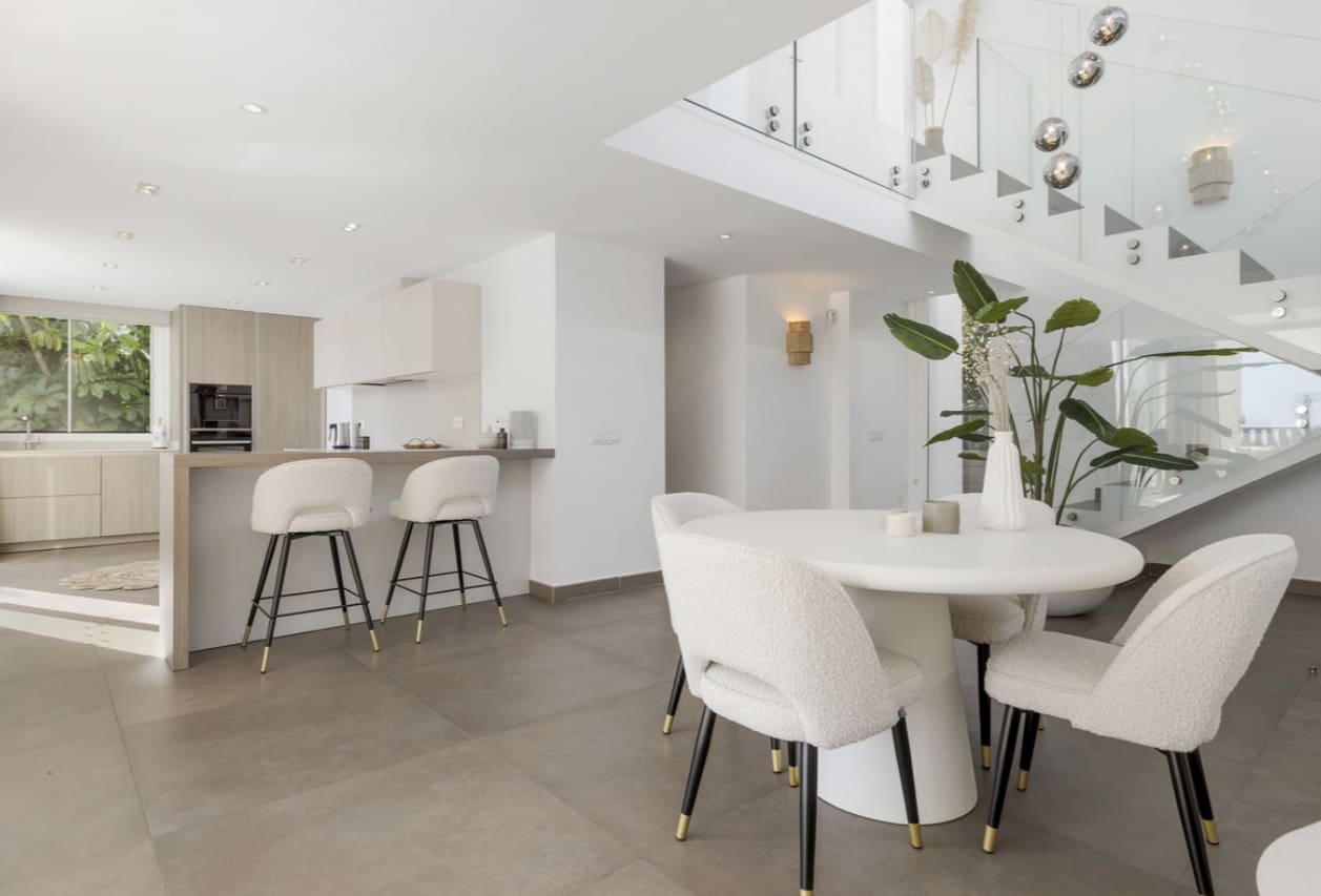 3 bedroom Villa for sale in Mijas with pool garage - € 1,400,000 (Ref: 9616425)