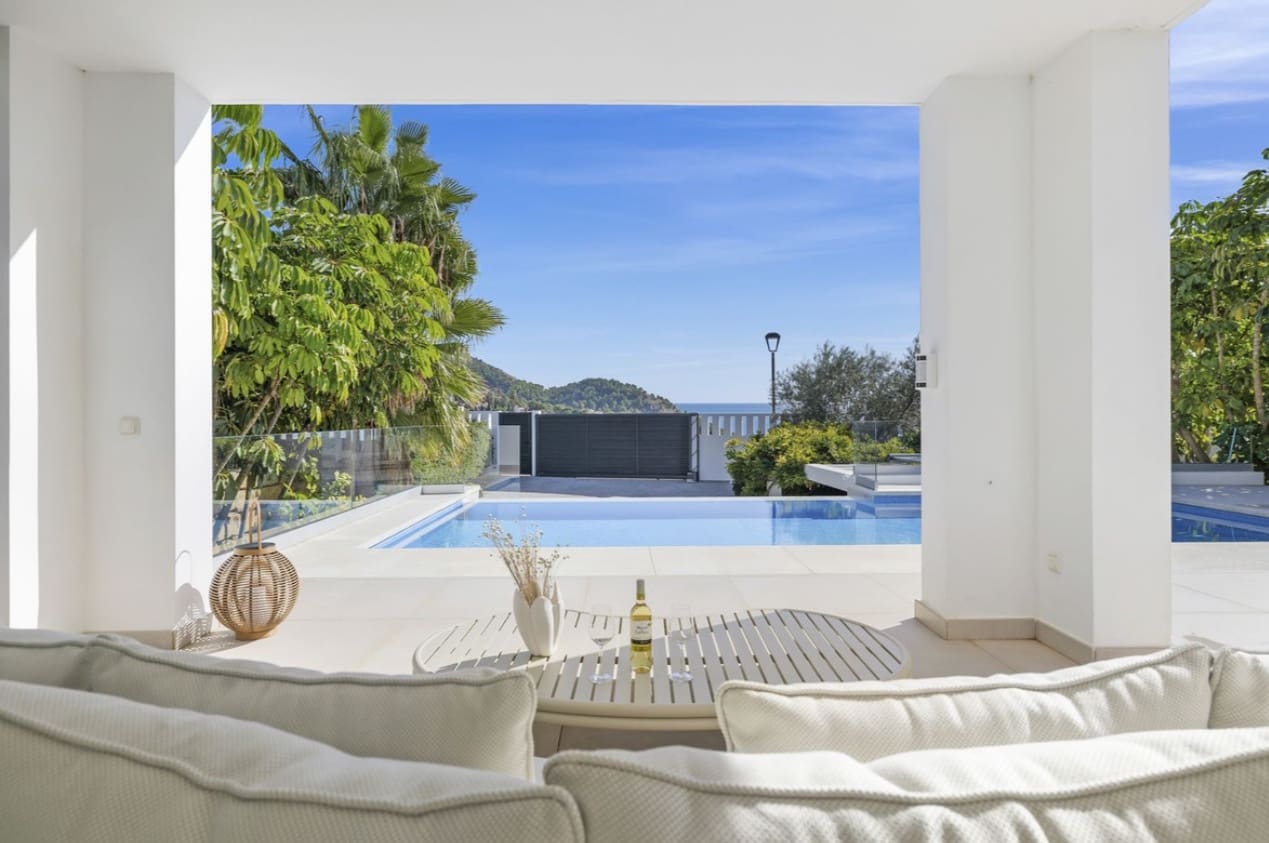 3 bedroom Villa for sale in Mijas with pool garage - € 1,400,000 (Ref: 9616425)