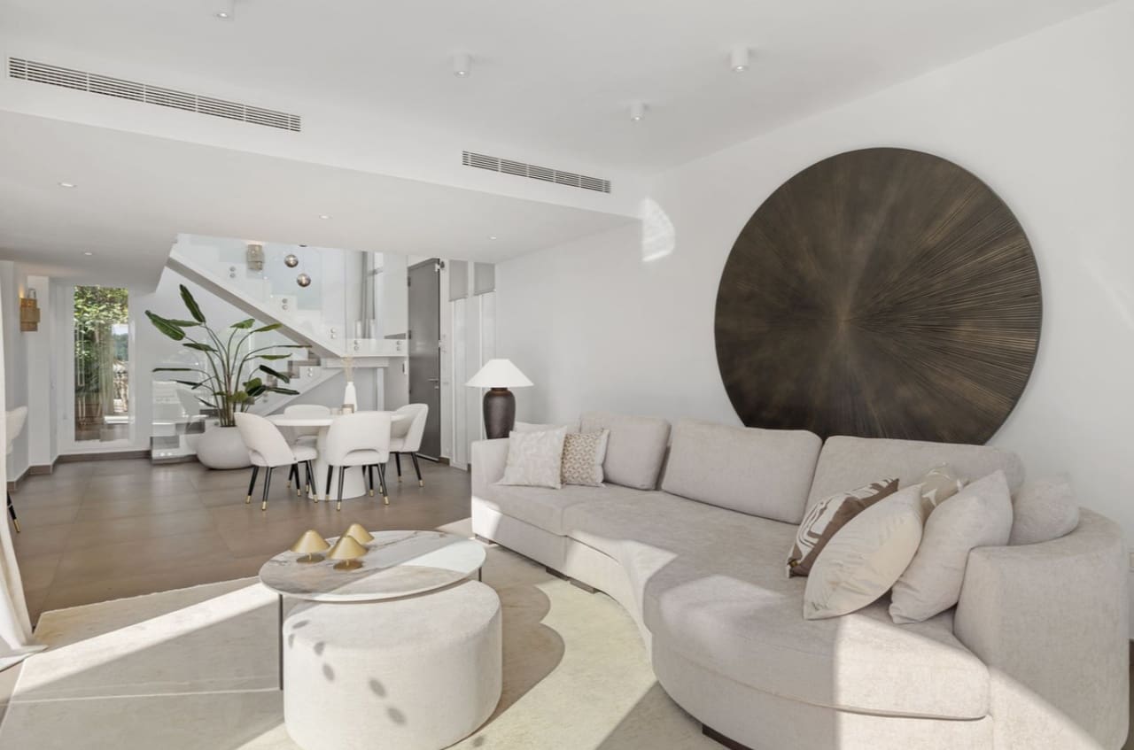 3 bedroom Villa for sale in Mijas with pool garage - € 1,400,000 (Ref: 9616425)