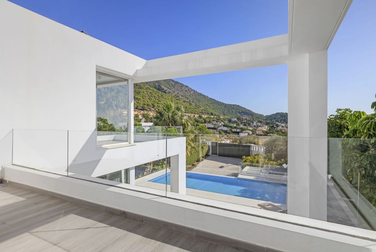 3 bedroom Villa for sale in Mijas with pool garage - € 1,400,000 (Ref: 9616425)