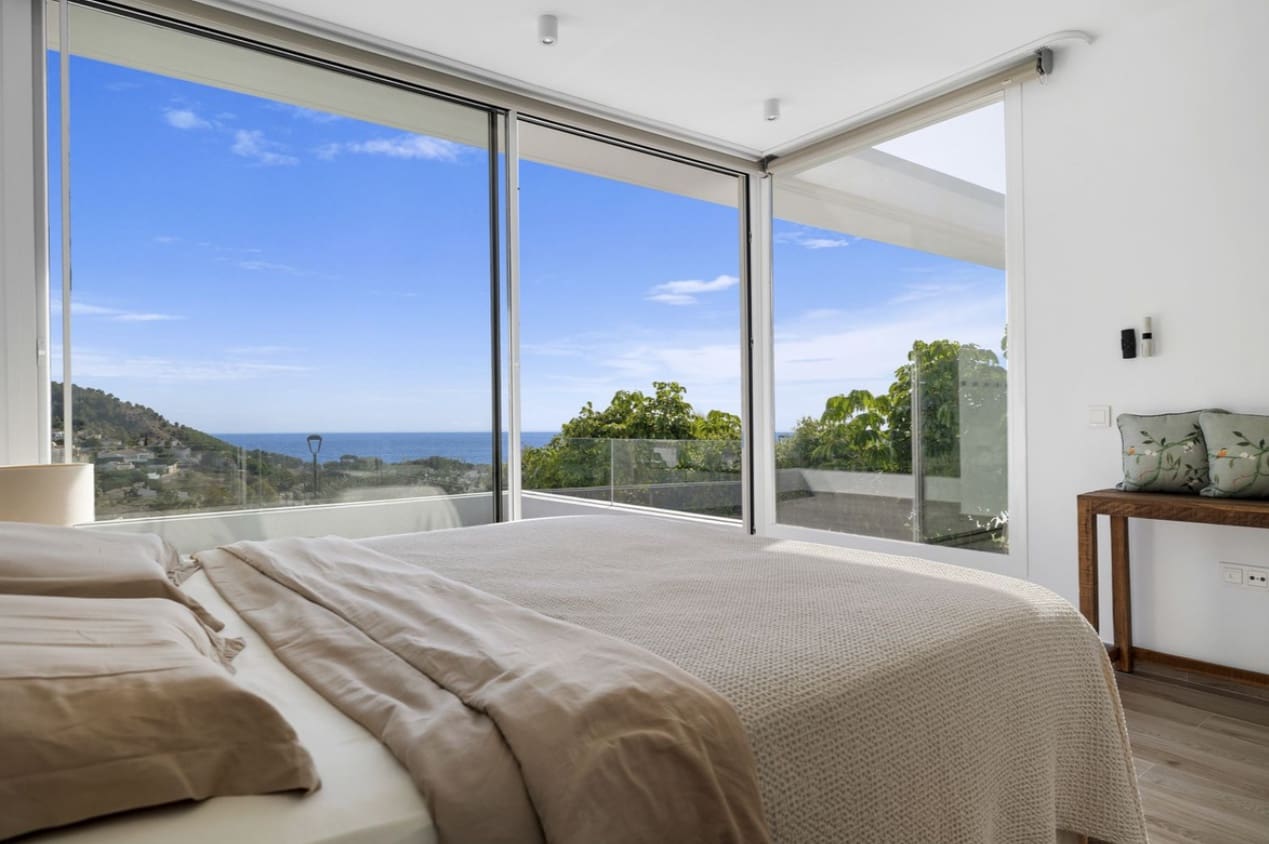 3 bedroom Villa for sale in Mijas with pool garage - € 1,400,000 (Ref: 9616425)