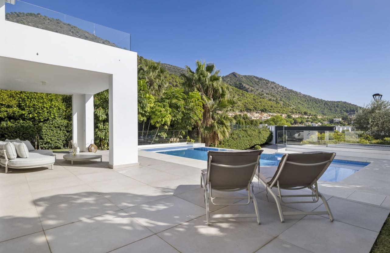 3 bedroom Villa for sale in Mijas with pool garage - € 1,400,000 (Ref: 9616425)