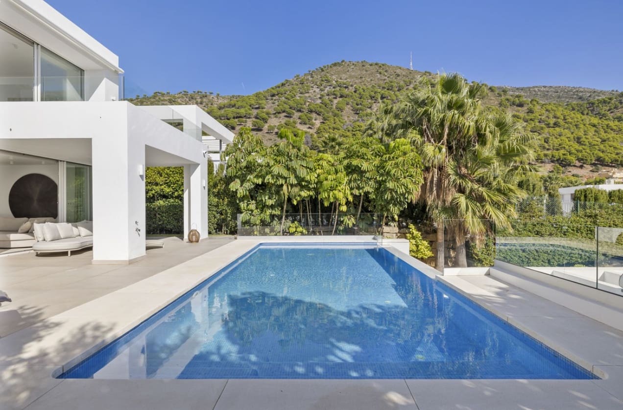 3 bedroom Villa for sale in Mijas with pool garage - € 1,400,000 (Ref: 9616425)