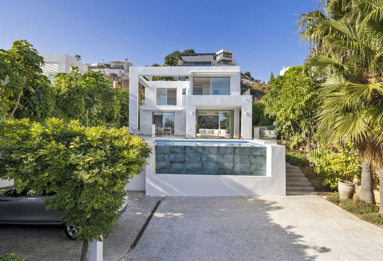 3 bedroom Villa for sale in Mijas with pool garage - € 1,400,000 (Ref: 9616425)