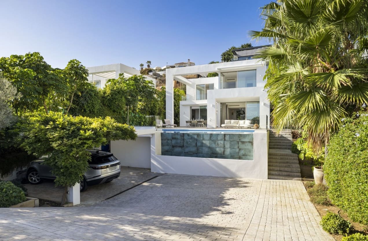3 bedroom Villa for sale in Mijas with pool garage - € 1,400,000 (Ref: 9616425)