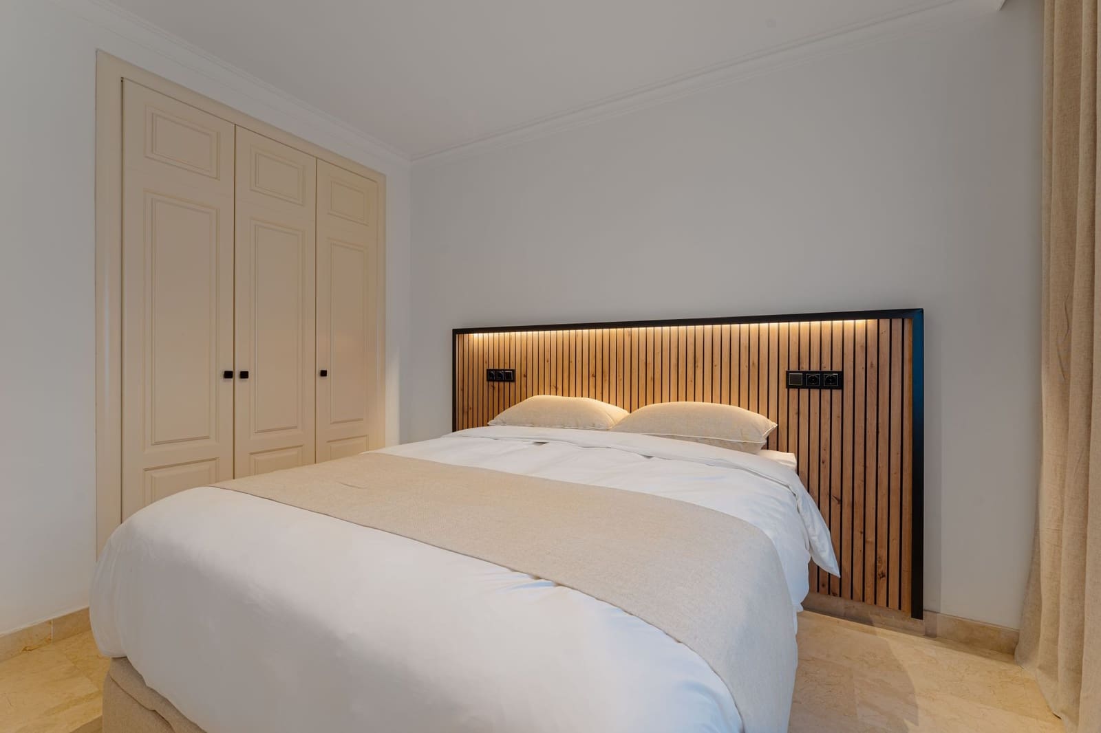 3 bedroom Apartment for sale in Golden Mile with pool garage - € 1,150,000 (Ref: 9616428)