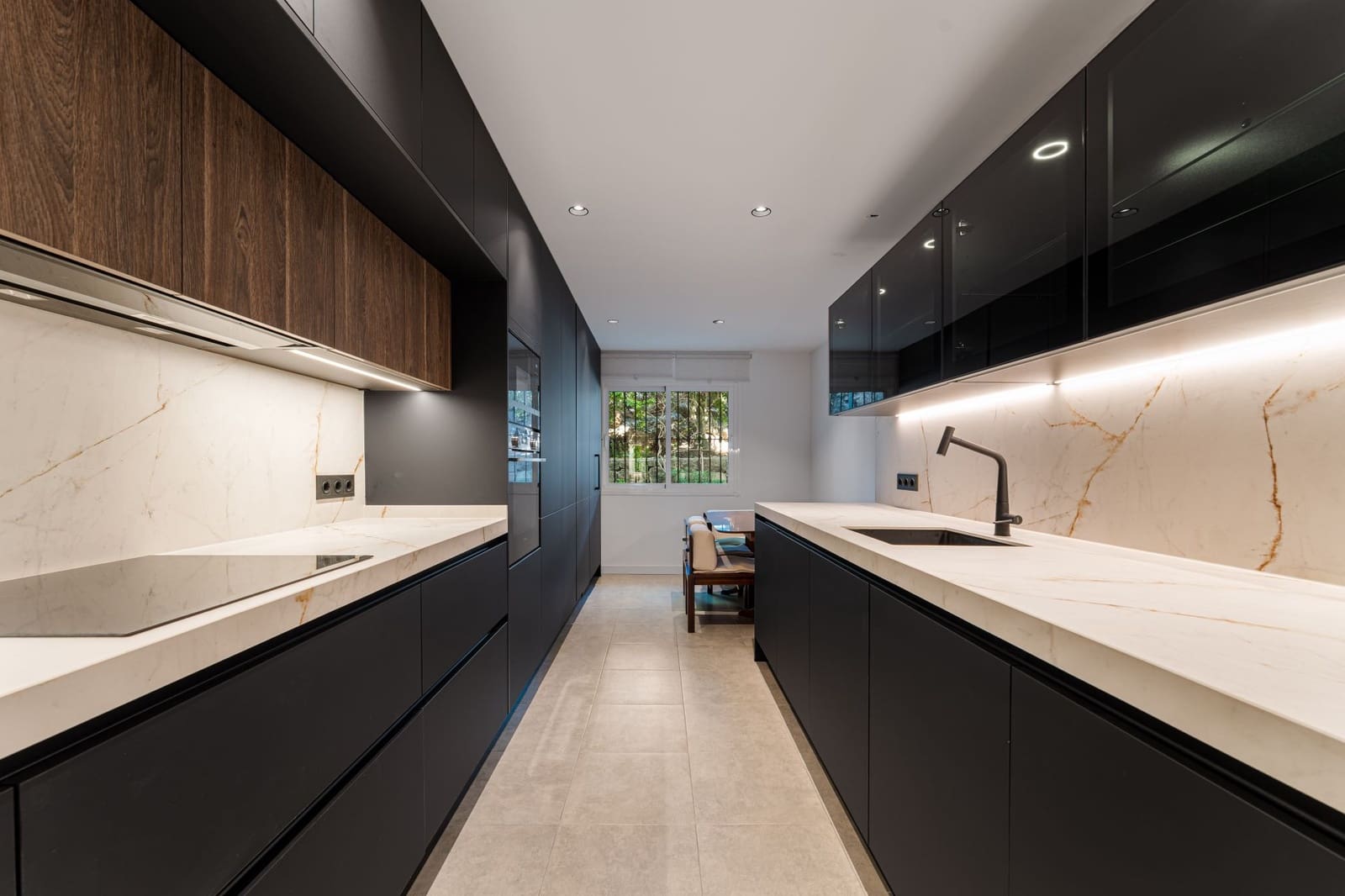 3 bedroom Apartment for sale in Golden Mile with pool garage - € 1,150,000 (Ref: 9616428)