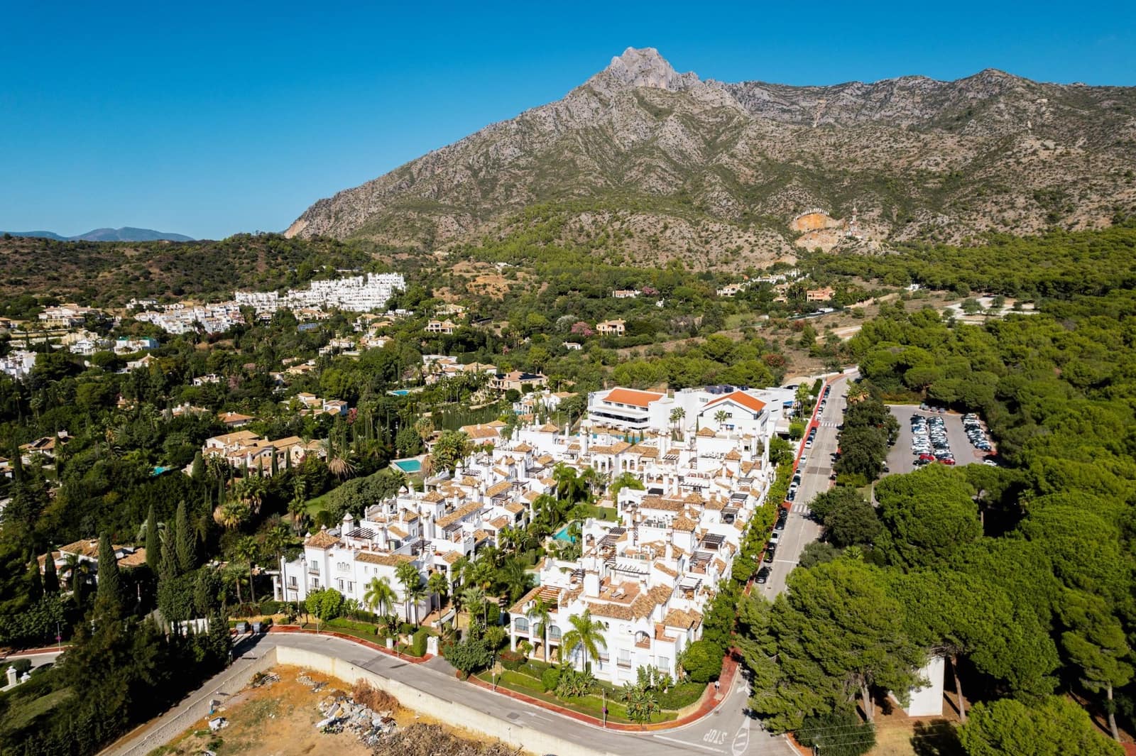 3 bedroom Apartment for sale in Golden Mile with pool garage - € 1,150,000 (Ref: 9616428)