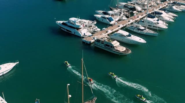 3 Zimmer Apartment zu verkaufen in Manilva mit Pool Garage - 590.000 € (Ref: 9616431)