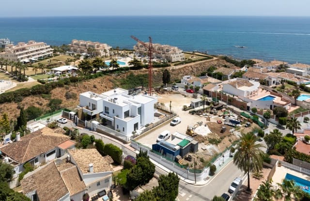 4 Zimmer Villa zu verkaufen in Marbella mit Pool Garage - 1.675.000 € (Ref: 9616437)