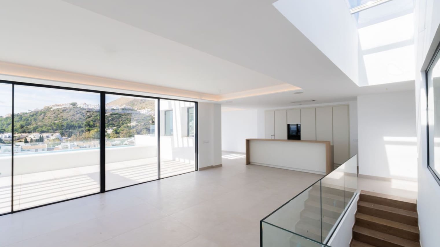 4 slaapkamer Villa te koop in Marbella met zwembad garage - € 2.100.000 (Ref: 9616438)