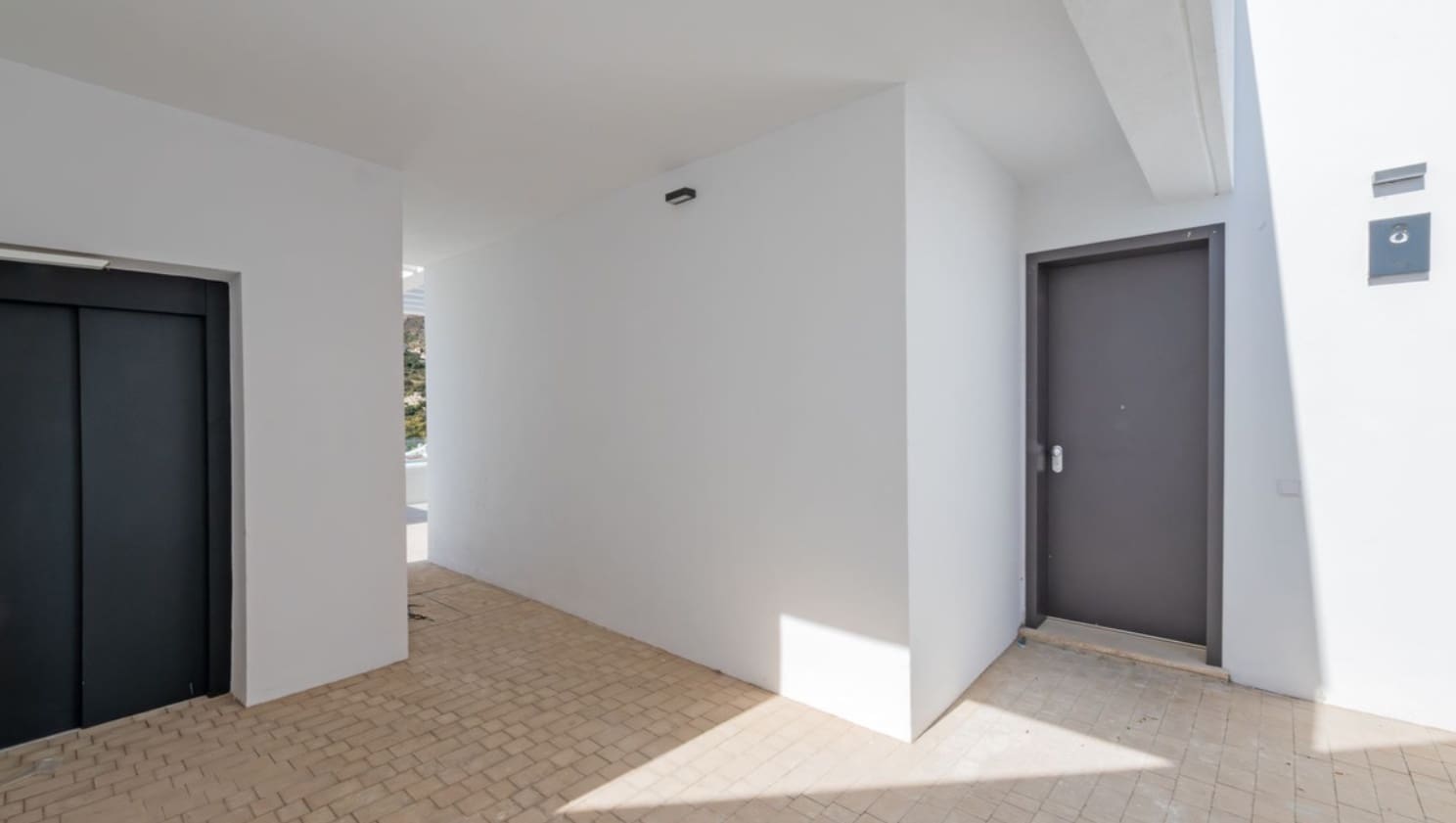 4 slaapkamer Villa te koop in Marbella met zwembad garage - € 2.100.000 (Ref: 9616438)