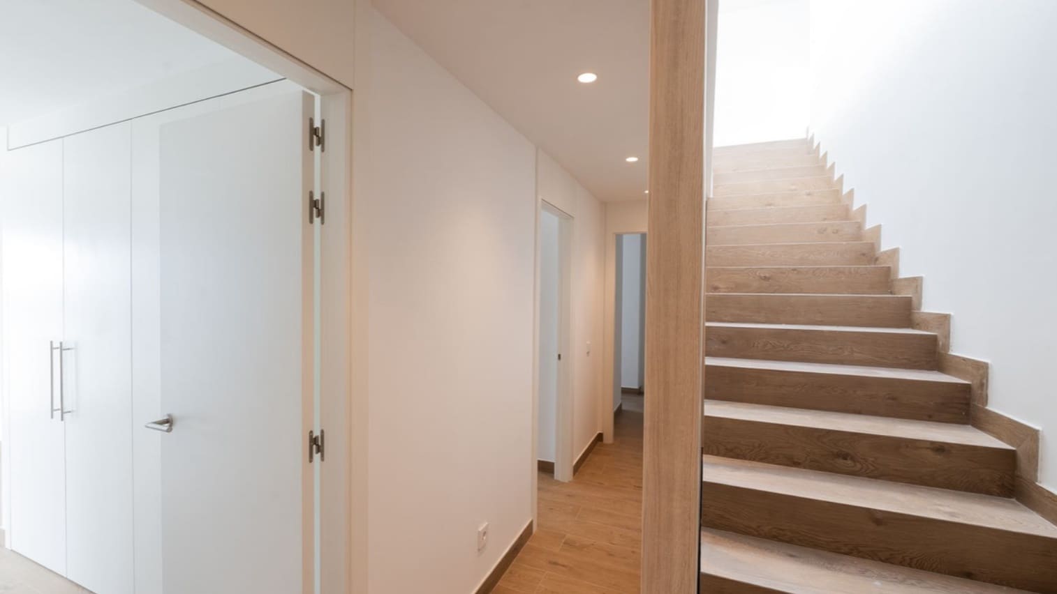 4 slaapkamer Villa te koop in Marbella met zwembad garage - € 2.100.000 (Ref: 9616438)