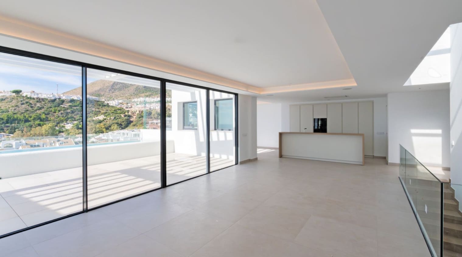 4 slaapkamer Villa te koop in Marbella met zwembad garage - € 2.100.000 (Ref: 9616438)