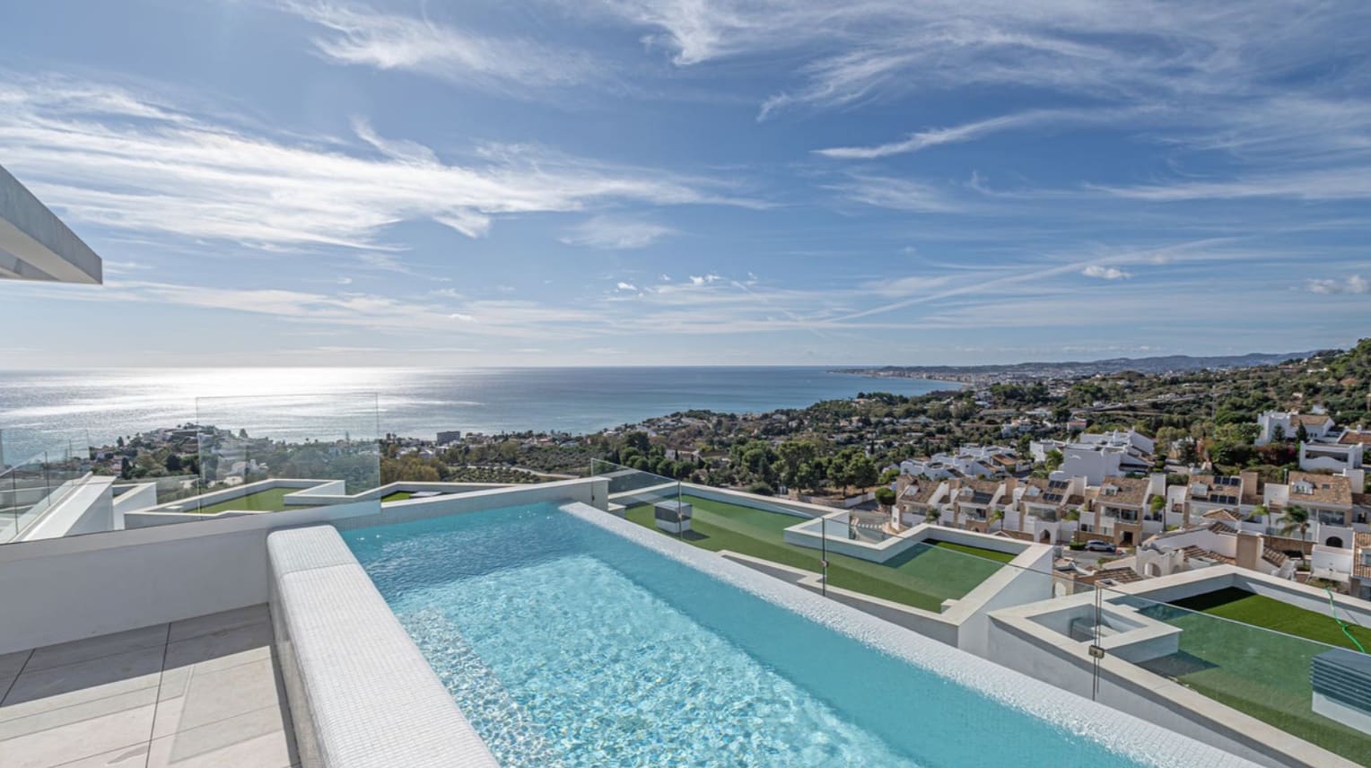 4 slaapkamer Villa te koop in Marbella met zwembad garage - € 2.100.000 (Ref: 9616438)