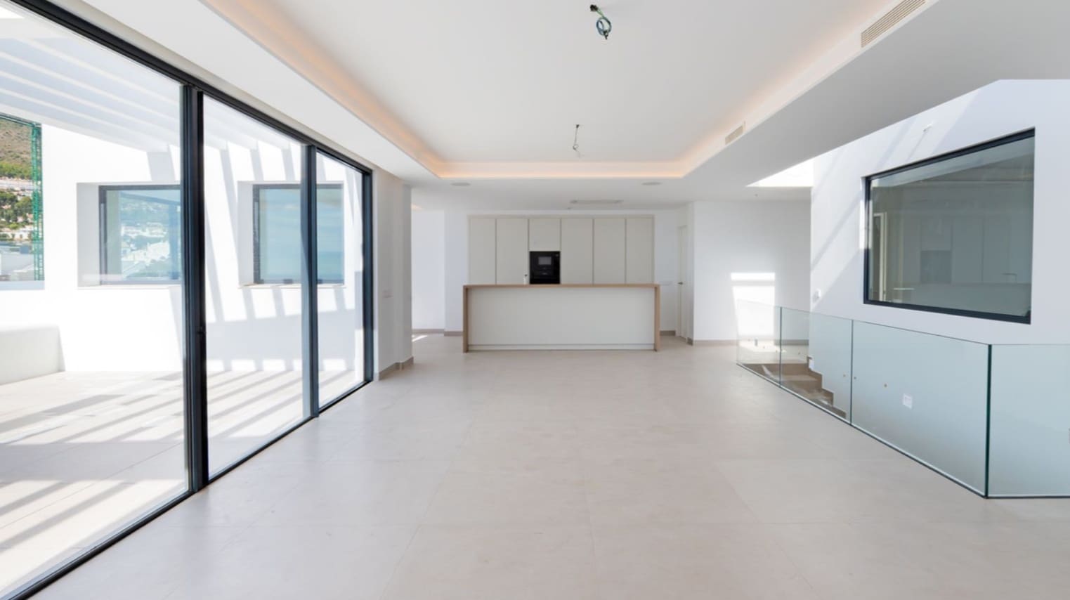 4 bedroom Villa for sale in Marbella with pool garage - € 1,899,000 (Ref: 9616438)