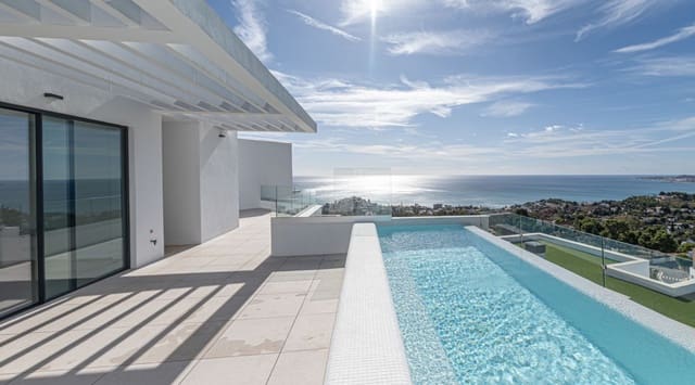 4 Zimmer Villa zu verkaufen in Marbella mit Pool Garage - 1.899.000 € (Ref: 9616438)