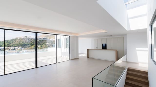 4 Zimmer Villa zu verkaufen in Marbella mit Pool Garage - 1.899.000 € (Ref: 9616438)