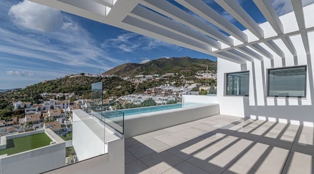 4 Zimmer Villa zu verkaufen in Marbella mit Pool Garage - 1.899.000 € (Ref: 9616438)
