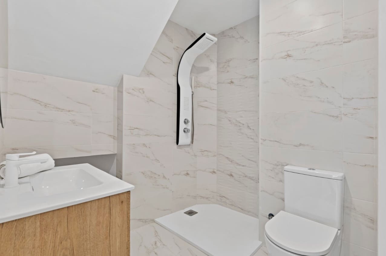 2 makuuhuone Omakotitalo myytävänä paikassa Marbella mukana uima-altaan - 432 500 € (Ref: 9616441)