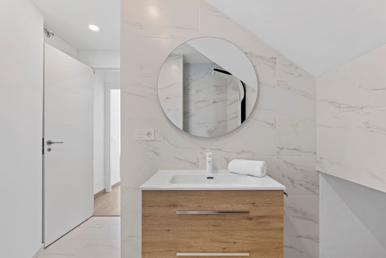 2 makuuhuone Omakotitalo myytävänä paikassa Marbella mukana uima-altaan - 432 500 € (Ref: 9616441)