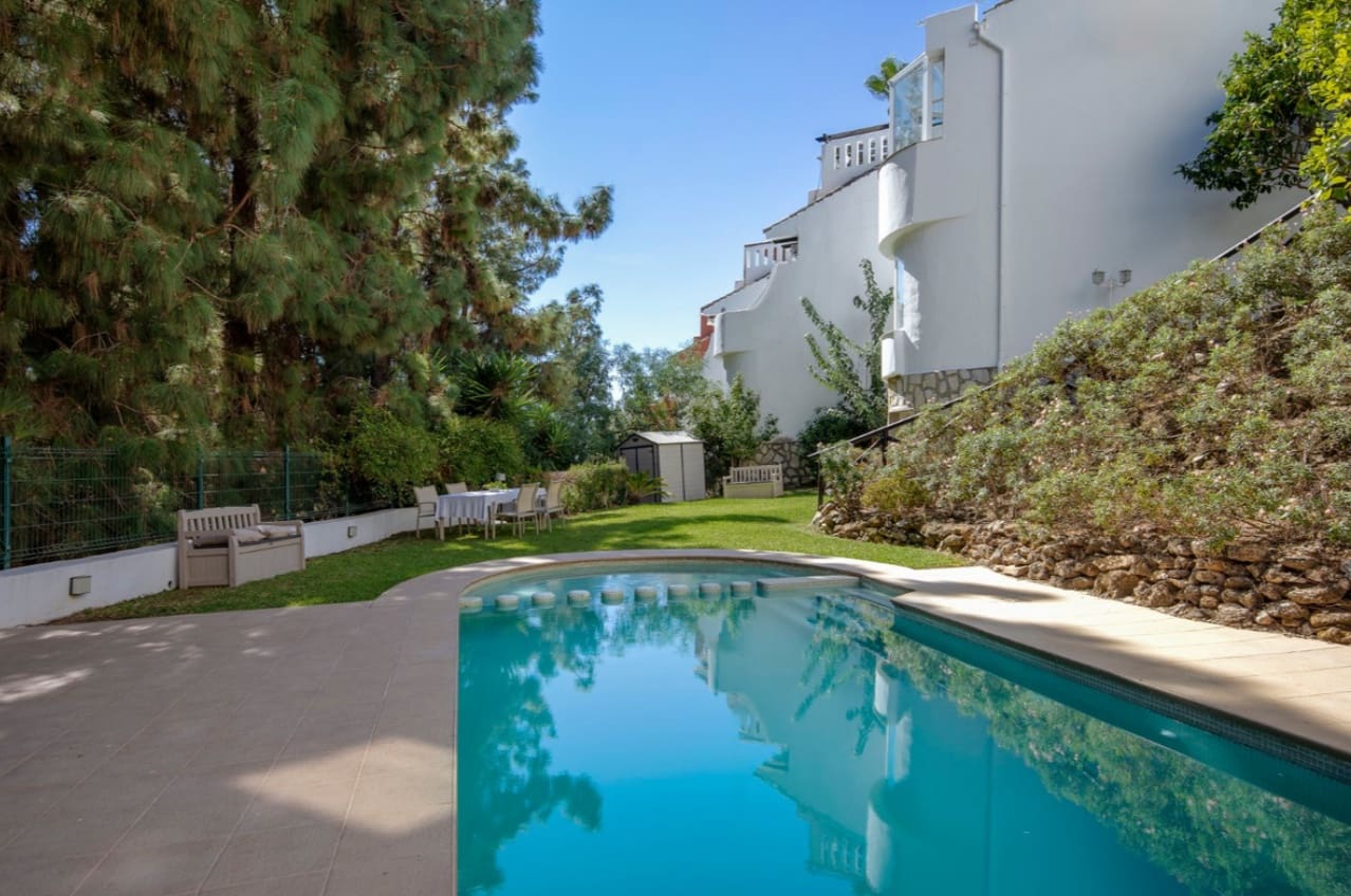 2 makuuhuone Omakotitalo myytävänä paikassa Marbella mukana uima-altaan - 432 500 € (Ref: 9616441)