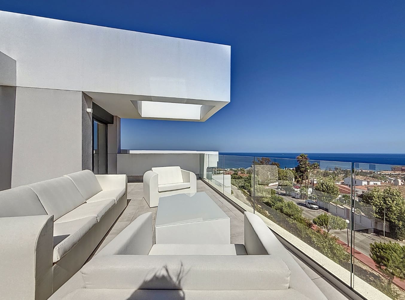 3 slaapkamer Penthouse te koop in La Duquesa / Puerto de la Duquesa met zwembad garage - € 695.000 (Ref: 9616442)