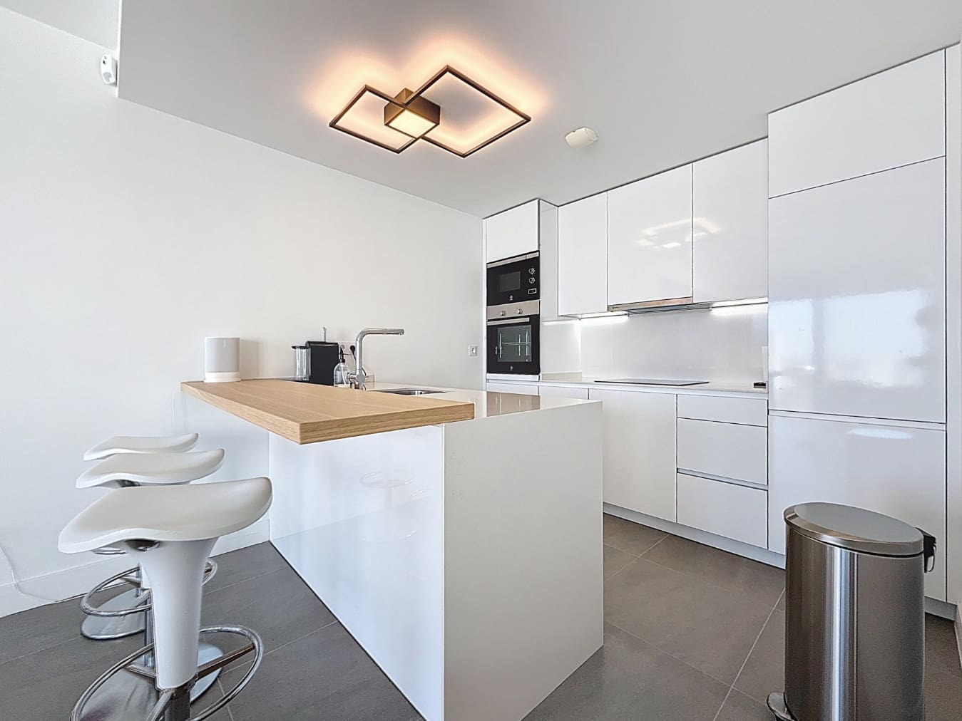 3 slaapkamer Penthouse te koop in La Duquesa / Puerto de la Duquesa met zwembad garage - € 695.000 (Ref: 9616442)