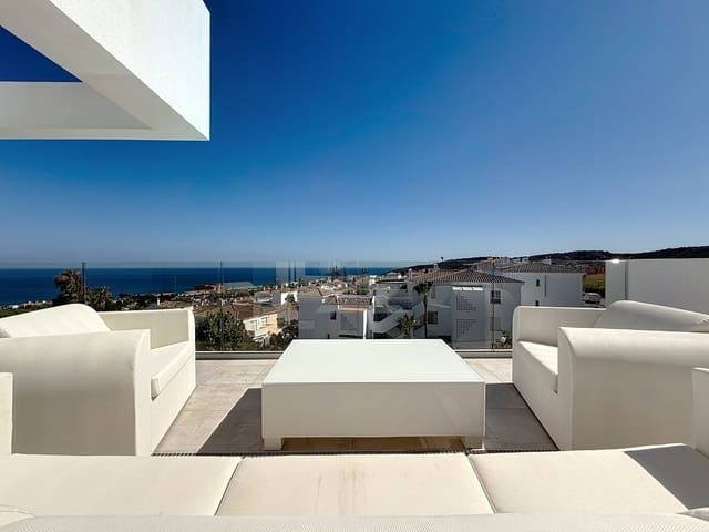 3 slaapkamer Penthouse te koop in La Duquesa / Puerto de la Duquesa, Manilva met zwembad garage - € 695.000 (Ref: 9616442)