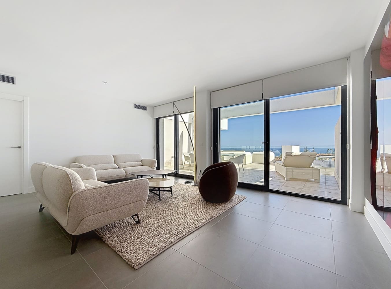 3 slaapkamer Penthouse te koop in La Duquesa / Puerto de la Duquesa met zwembad garage - € 695.000 (Ref: 9616442)