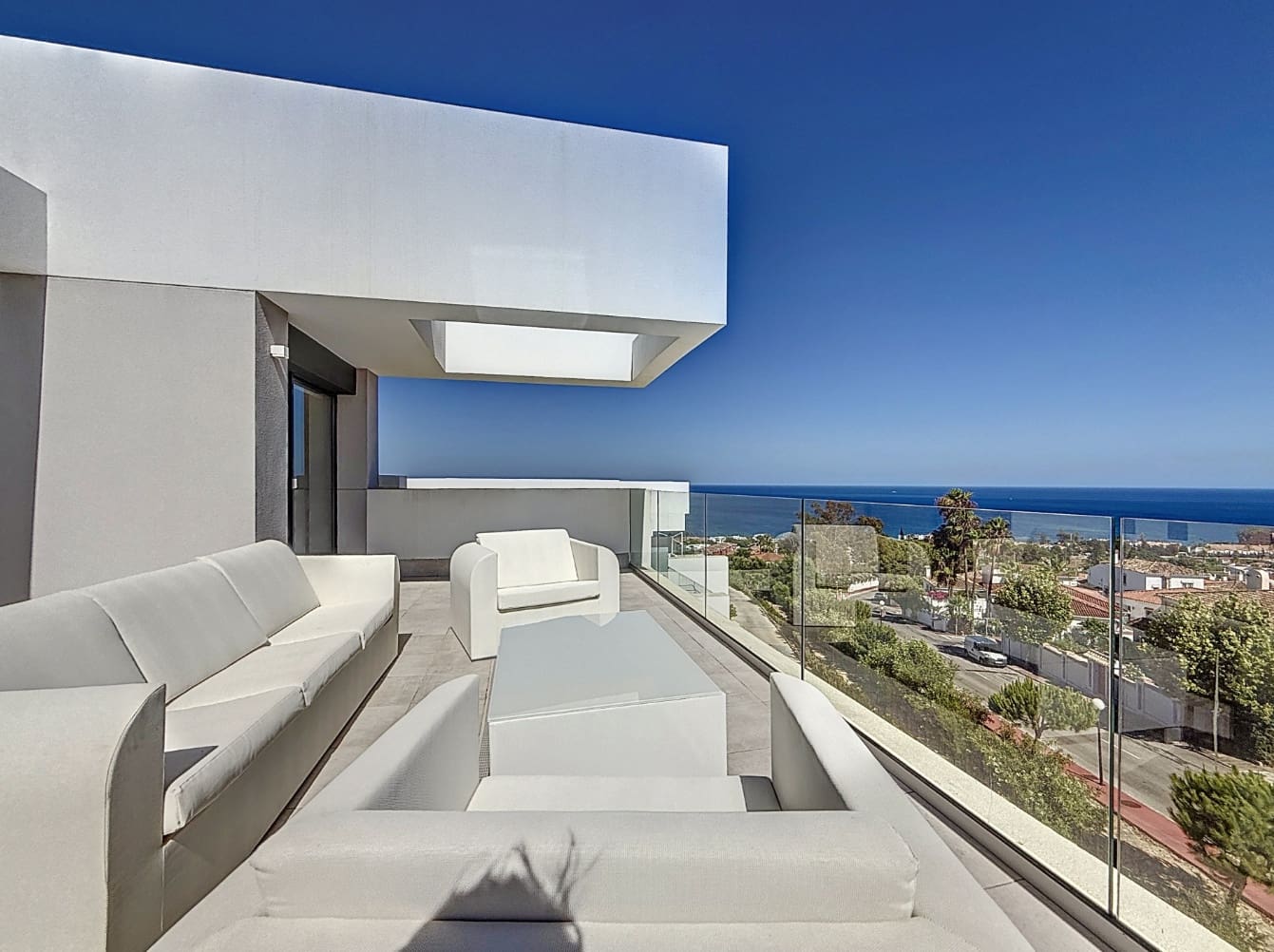 3 slaapkamer Penthouse te koop in La Duquesa / Puerto de la Duquesa met zwembad garage - € 695.000 (Ref: 9616442)