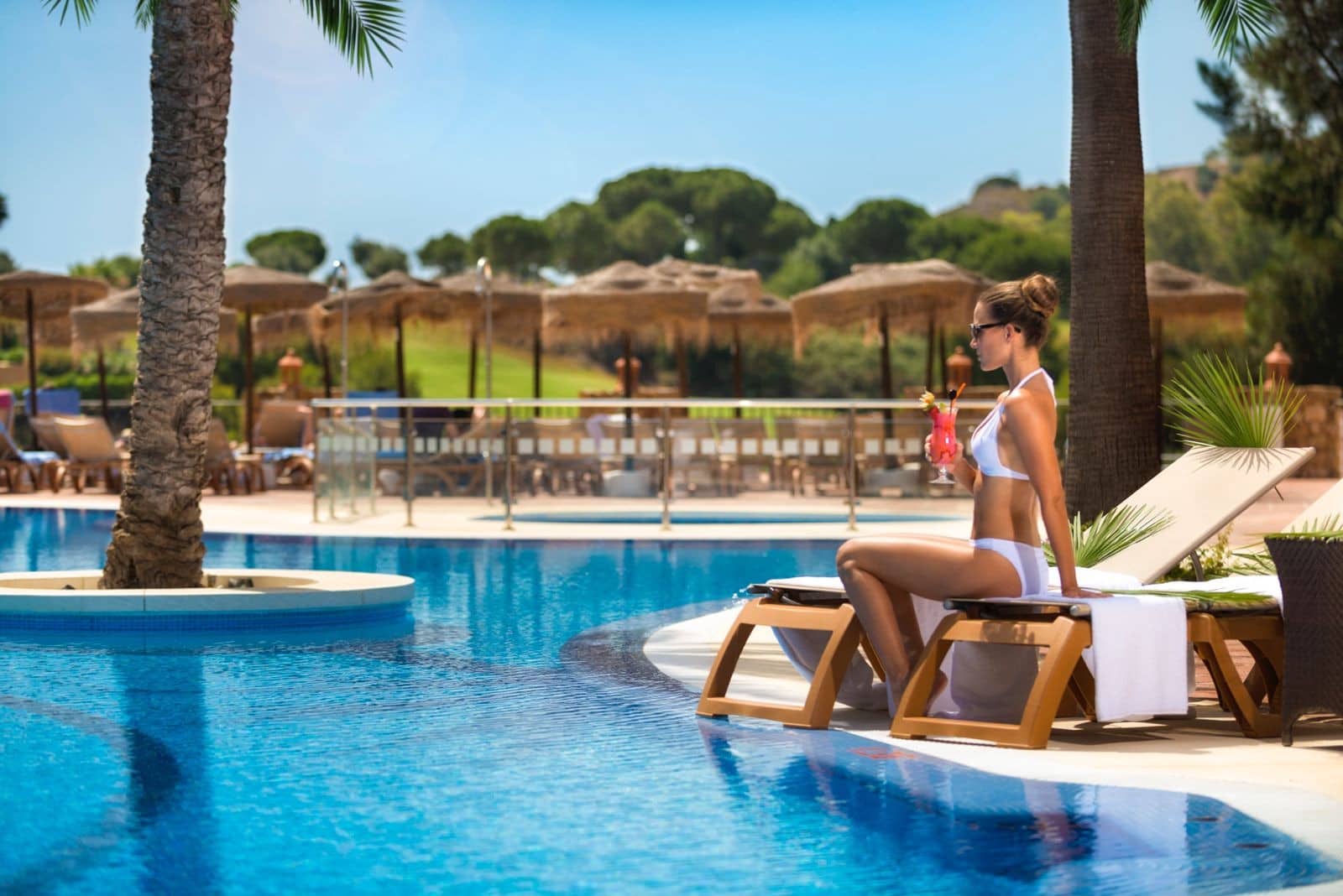 3 soveværelse Semi-Rækkehus til salg i La Cala de Mijas med swimmingpool garage - € 641.000 (Ref: 9616447)