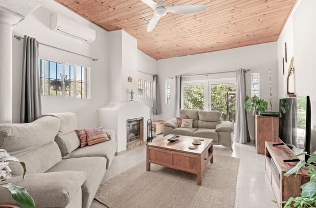 3 quarto Moradia para venda em Estepona com piscina garagem - 550 000 € (Ref: 9616448)