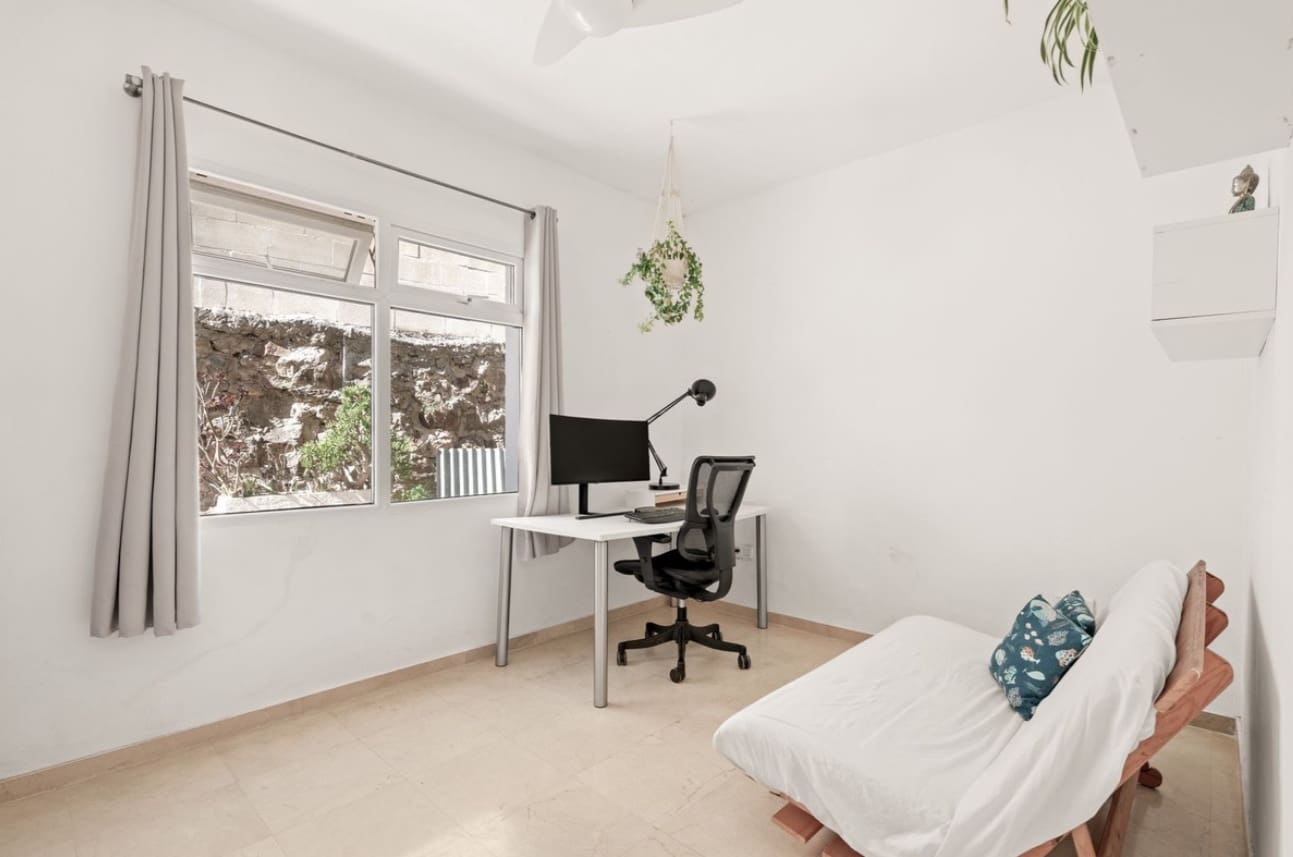 Chalet de 3 habitaciones en Estepona en venta con piscina garaje - 550.000 € (Ref: 9616448)
