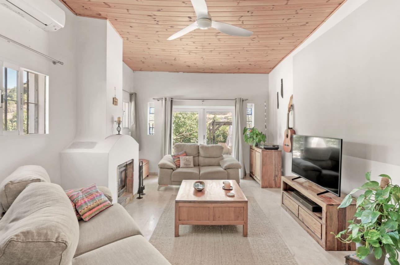 Chalet de 3 habitaciones en Estepona en venta con piscina garaje - 550.000 € (Ref: 9616448)
