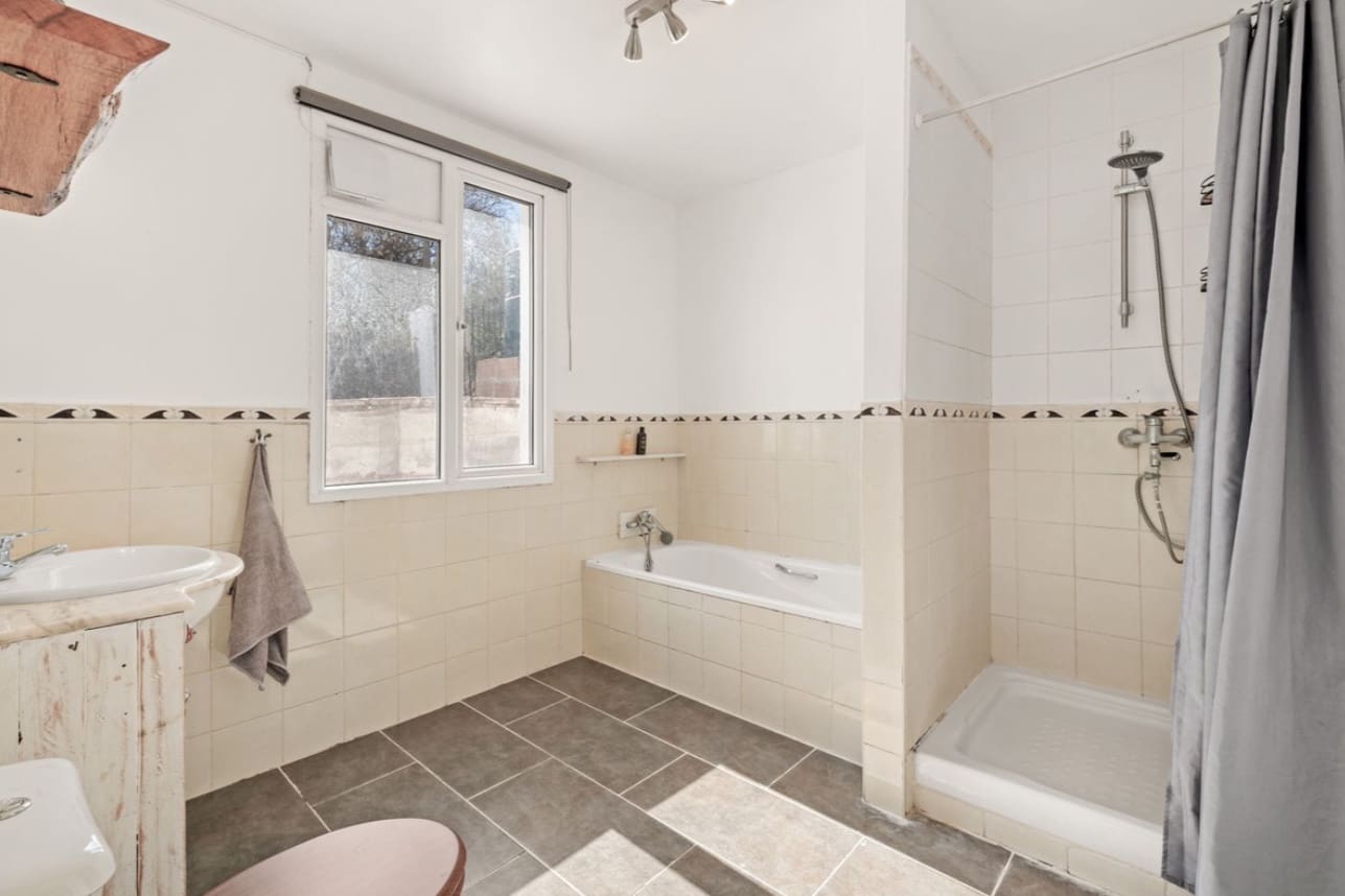 Chalet de 3 habitaciones en Estepona en venta con piscina garaje - 550.000 € (Ref: 9616448)