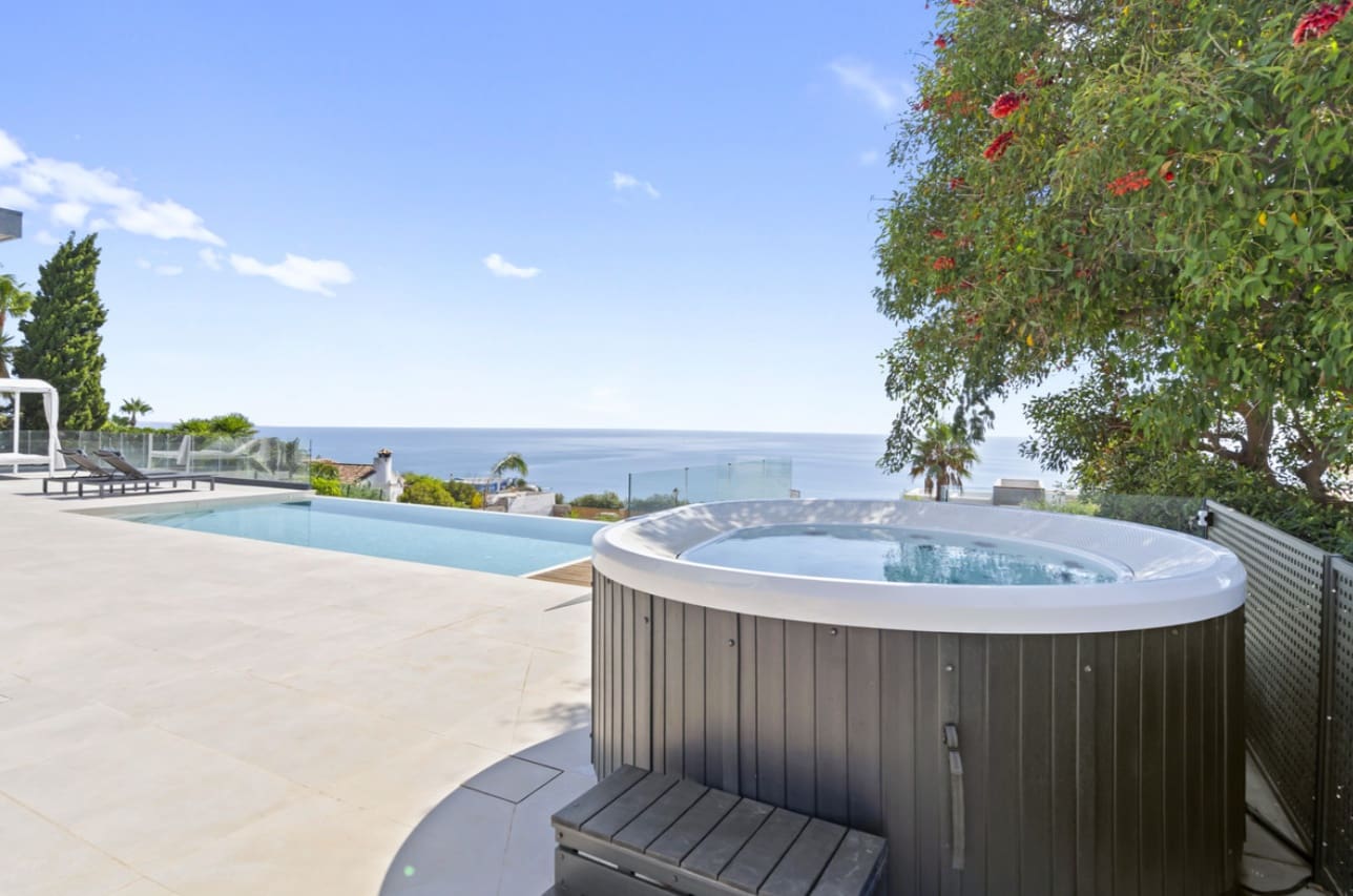 4 slaapkamer Villa te koop in Sotogrande met zwembad garage - € 2.495.000 (Ref: 9616452)