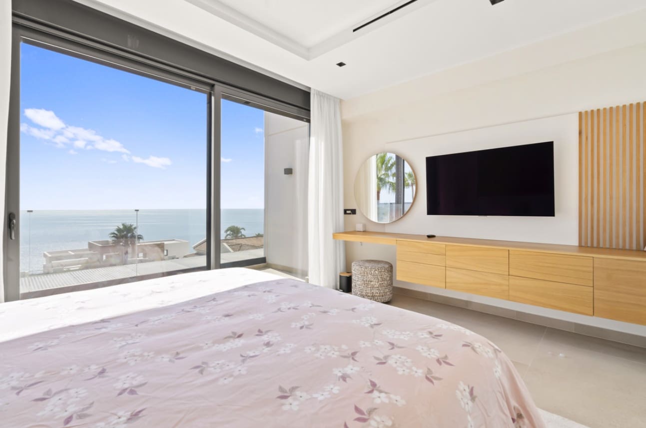 4 slaapkamer Villa te koop in Sotogrande met zwembad garage - € 2.495.000 (Ref: 9616452)