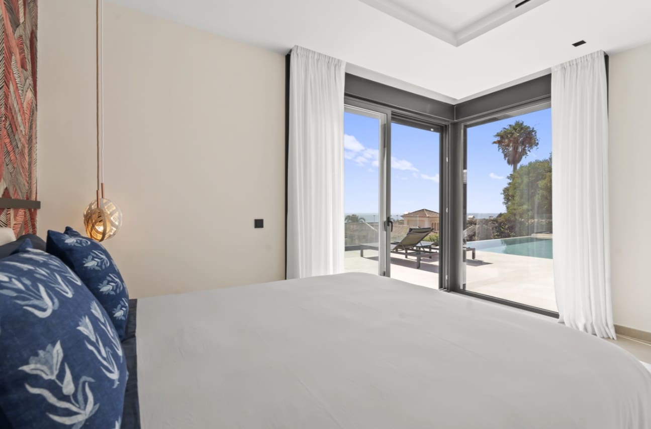 4 slaapkamer Villa te koop in Sotogrande met zwembad garage - € 2.495.000 (Ref: 9616452)