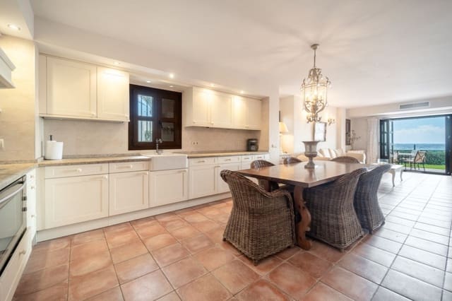 5 Zimmer Villa zu verkaufen in Marbella mit Pool Garage - 1.300.000 € (Ref: 9616456)