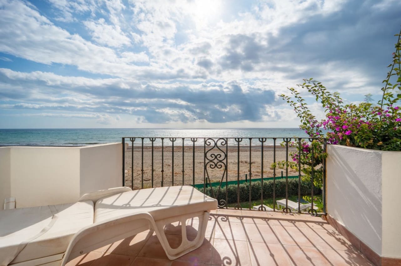 5 makuuhuone Huvila myytävänä paikassa Marbella mukana uima-altaan 
autotalli - 1 300 000 € (Ref: 9616456)