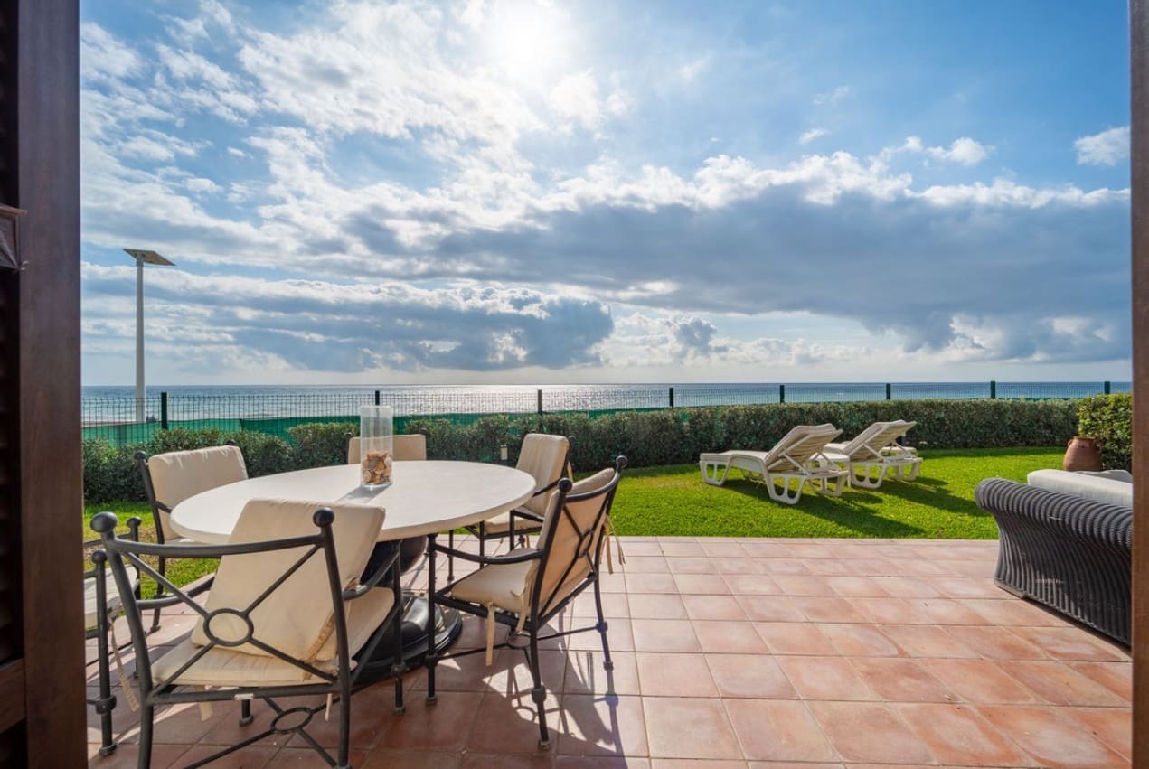 5 makuuhuone Huvila myytävänä paikassa Marbella mukana uima-altaan 
autotalli - 1 300 000 € (Ref: 9616456)