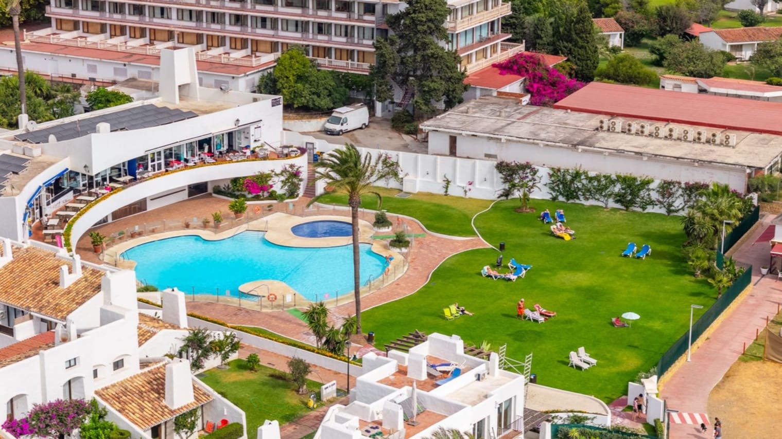 5 makuuhuone Huvila myytävänä paikassa Marbella mukana uima-altaan 
autotalli - 1 300 000 € (Ref: 9616456)