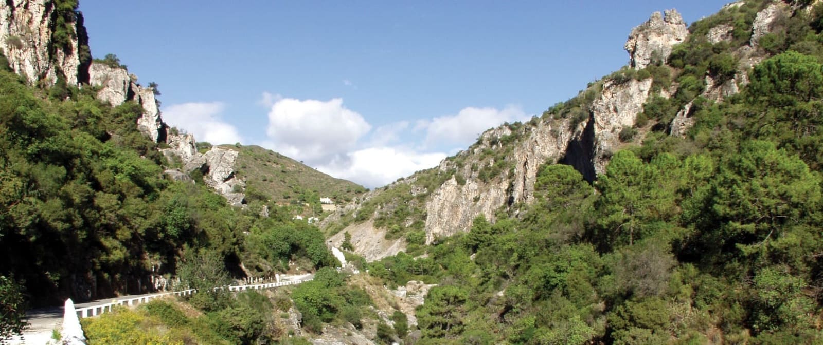 2 slaapkamer Appartement te koop in Benahavis met zwembad garage - € 400.000 (Ref: 9616457)